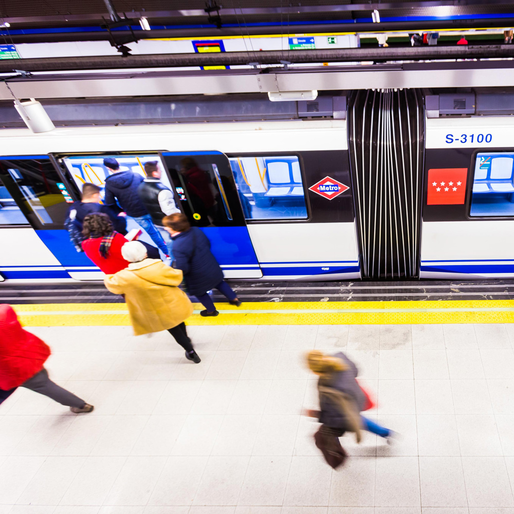 OCA Global realiza pruebas hidráulicas de presión en equipos de encarrilamiento de Metro Madrid