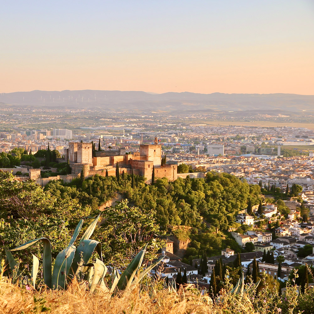 OCA Global certifica la oficina de turismo del Ayuntamiento de Granada